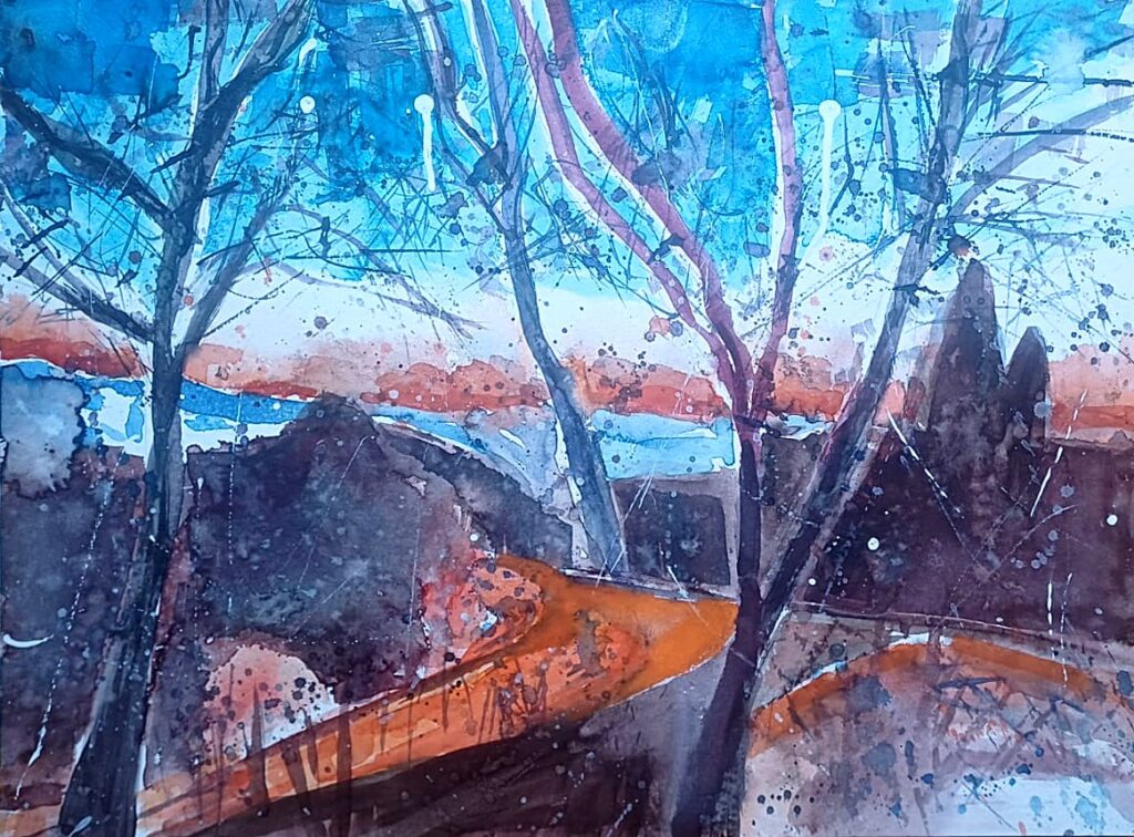 Bäume vor blauem Himmel – Aquarell von Brigitte Tekautz